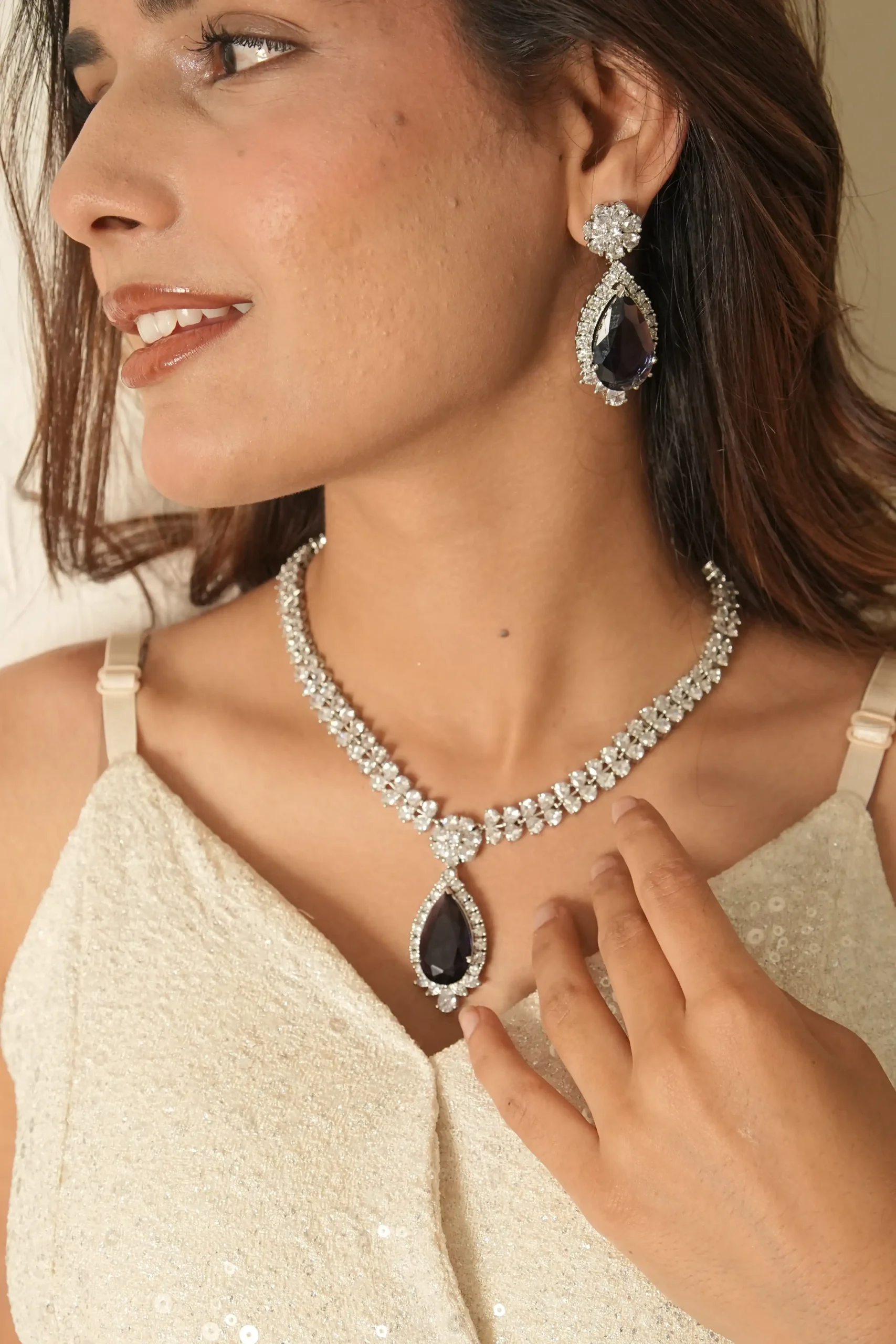 Elegant Dark Blue Teardrop Necklace Set