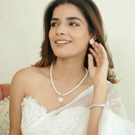 Adorable Pearl Studded Pendant Set